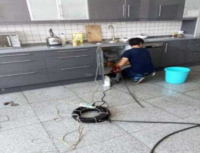 中高路管道疏通马桶疏通器下不去怎么办
