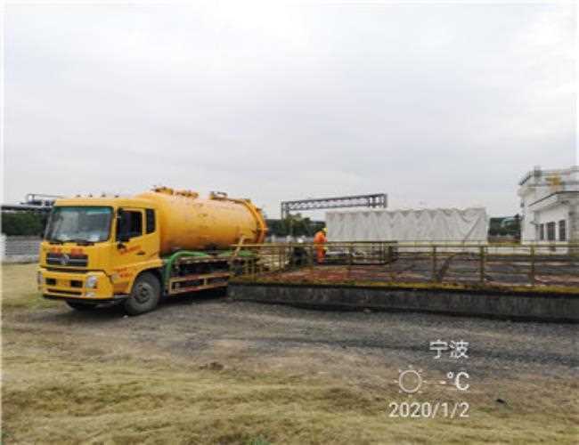 怎样清理化粪池里的粪(怎样清理化粪池里的粪便)